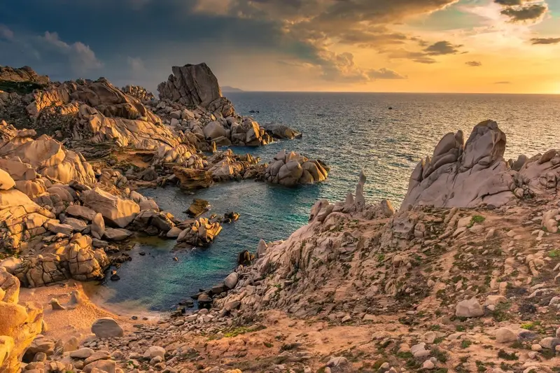 Spiaggia di Cala Grande (Valle della Luna)